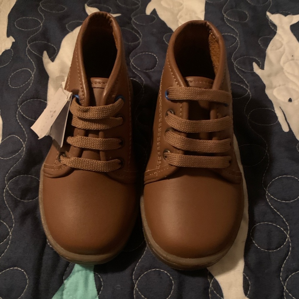 Dogi Brown Kids Shoes NWT